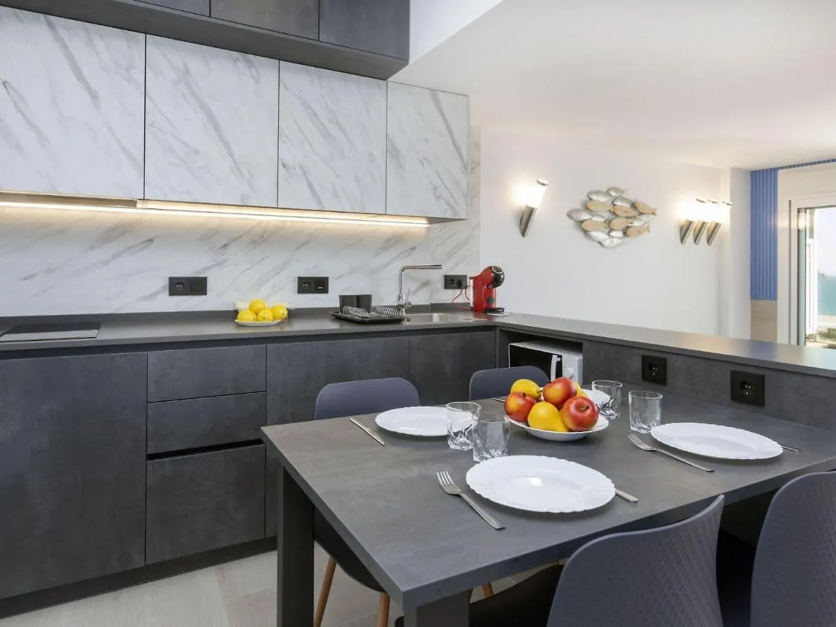 Apartment Caravela Beach By Interhome Lloret de Mar
