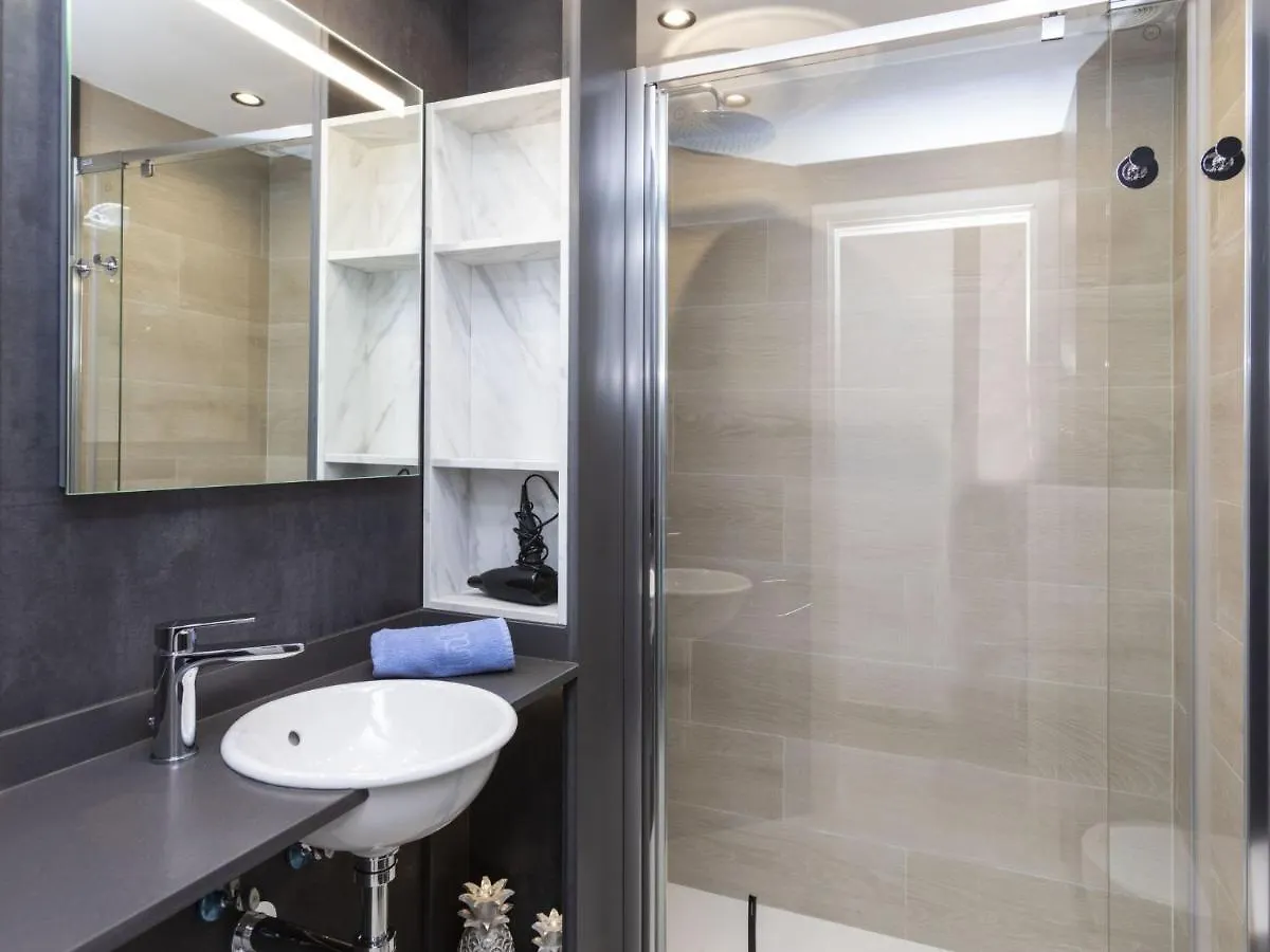 Apartment Caravela Beach By Interhome Lloret de Mar